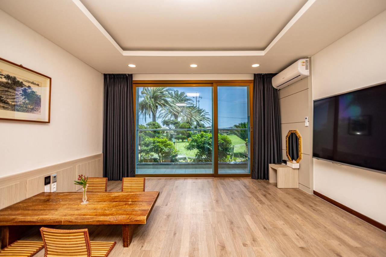 Jeju Arumdaun Resort Sihung-ni Exterior photo